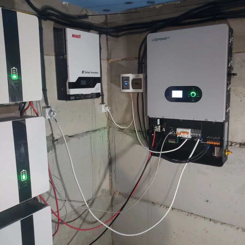 Гібридний інвертор LUXPOWER SNA-EU 12000 - 12 кВт