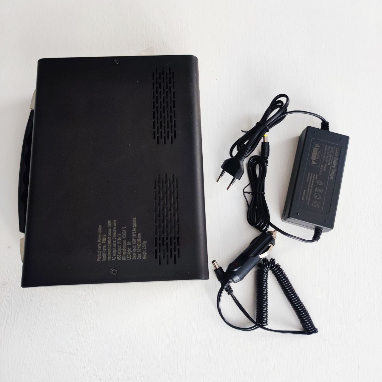 Портативна зарядна станція power bank